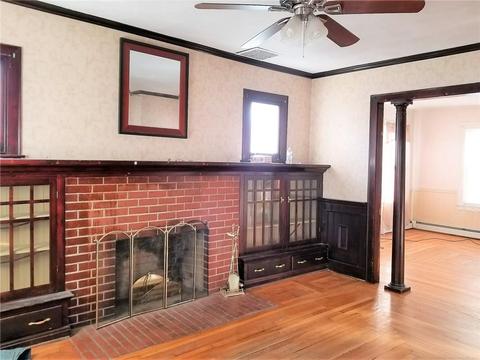 95 Union St, Woonsocket, RI 02895 photo 5