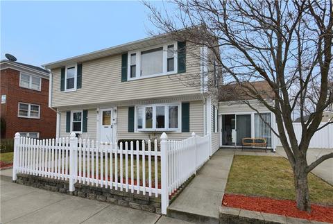 90 Everett St, Pawtucket, RI 02861 photo 2