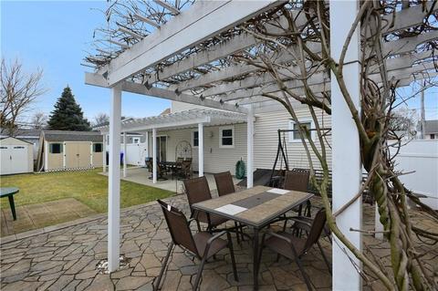 90 Everett St, Pawtucket, RI 02861 photo 9
