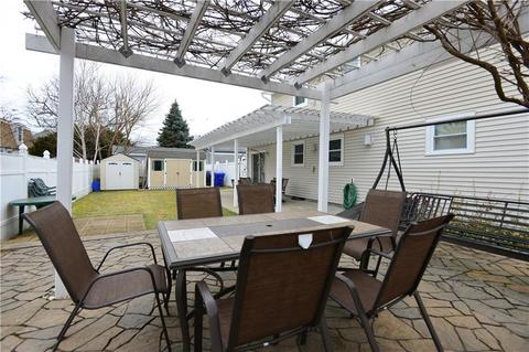 90 Everett St, Pawtucket, RI 02861 photo 8