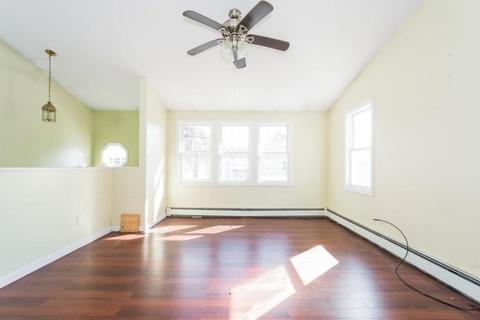 71 New St, Woonsocket, RI 02895 photo 9