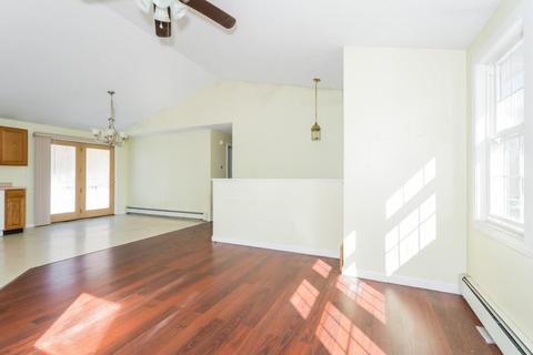 71 New St, Woonsocket, RI 02895 photo 12