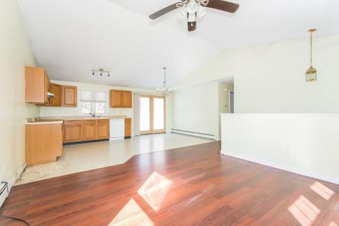 71 New St, Woonsocket, RI 02895 photo 11