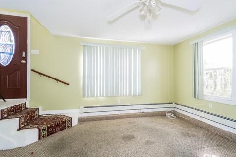 71 New St, Woonsocket, RI 02895 photo 7