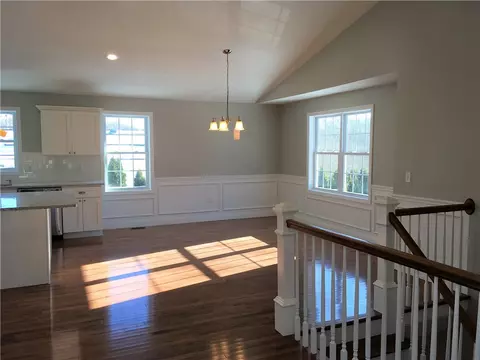 15 Ruby St, Woonsocket, RI 02895 photo 10