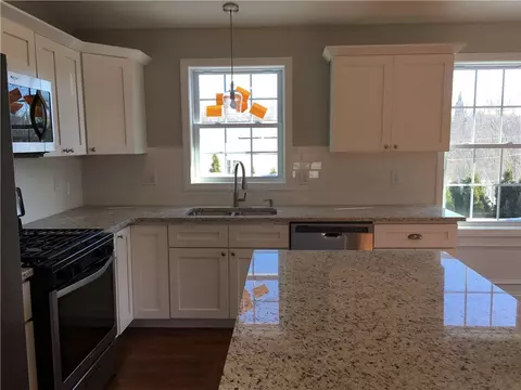 15 Ruby St, Woonsocket, RI 02895 photo 7