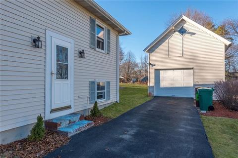 622 Logee St, Woonsocket, RI 02895 photo 4