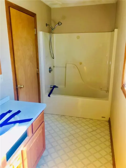 76 Cleveland St, Fall River, MA 02724 photo 13