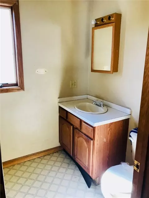 76 Cleveland St, Fall River, MA 02724 photo 7