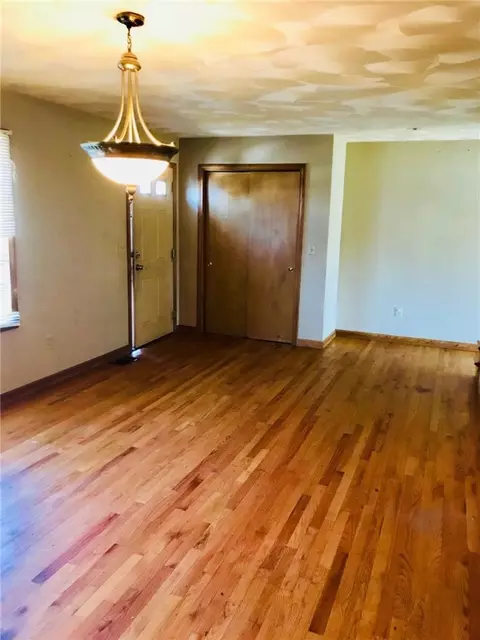 76 Cleveland St, Fall River, MA 02724 photo 5
