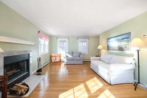 24 Gentry Cir, Exeter, RI 02822 photo 2