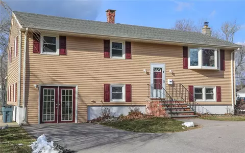 9 Chord St, Westerly, RI 02891 photo 1