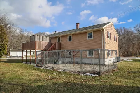 9 Chord St, Westerly, RI 02891 photo 3