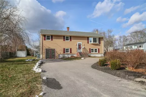 9 Chord St, Westerly, RI 02891 photo 2