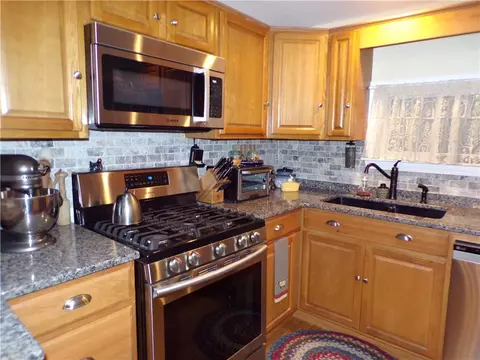 62 Brinton Ave, Warwick, RI 02889 photo 6