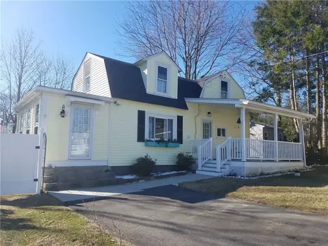 62 Brinton Ave, Warwick, RI 02889 photo 1
