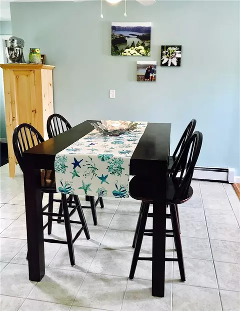 6 Matthew Dr, Warren, RI 02885 photo 2