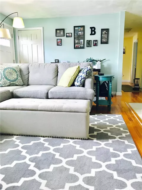 6 Matthew Dr, Warren, RI 02885 photo 3