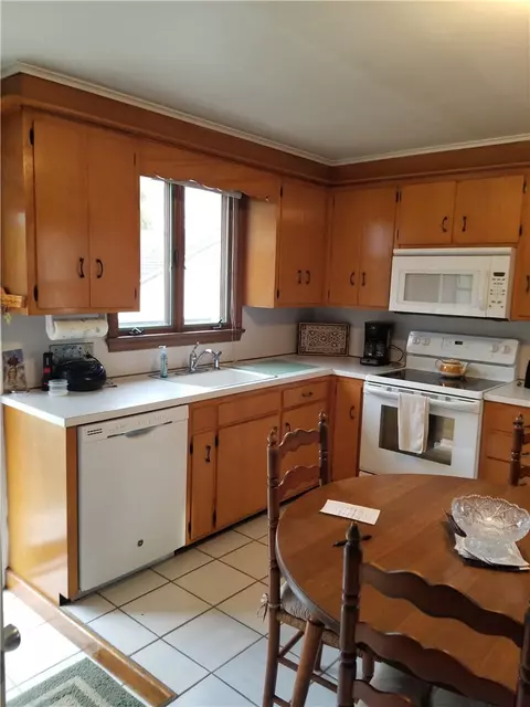 183 High St, Westerly, RI 02891 photo 3