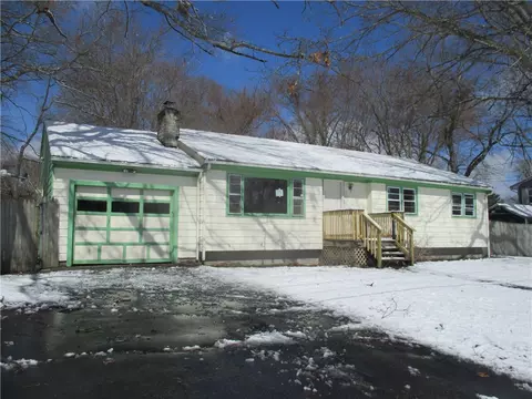 61 Sprague Ave, Warwick, RI 02889 photo 1