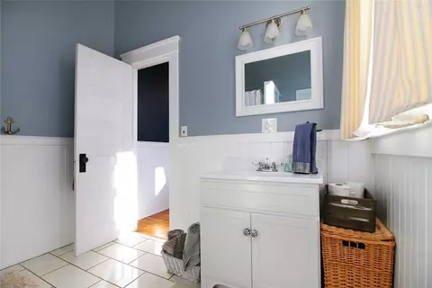 42 Barton Ave, Warren, RI 02885 photo 24