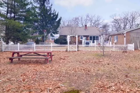 228 Natick Ave, Warwick, RI 02886 photo 39