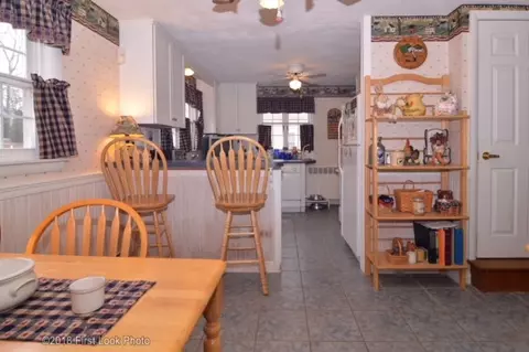 228 Natick Ave, Warwick, RI 02886 photo 8