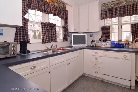 228 Natick Ave, Warwick, RI 02886 photo 10