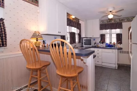 228 Natick Ave, Warwick, RI 02886 photo 5