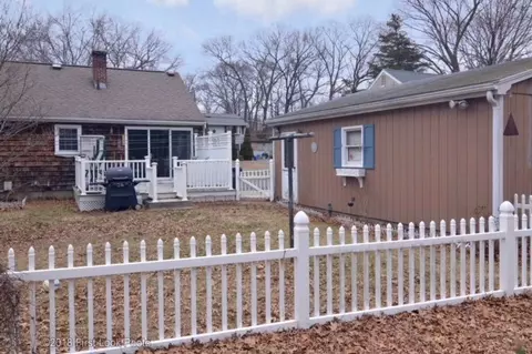 228 Natick Ave, Warwick, RI 02886 photo 3