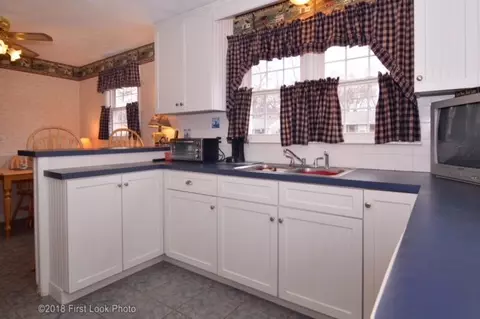 228 Natick Ave, Warwick, RI 02886 photo 7