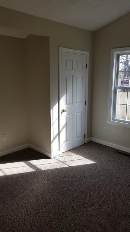 25 Crown St, Warwick, RI 02889 photo 6