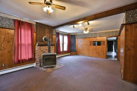 36 Bernice Ave, Woonsocket, RI 02895 photo 4