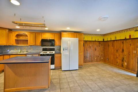 36 Bernice Ave, Woonsocket, RI 02895 photo 7