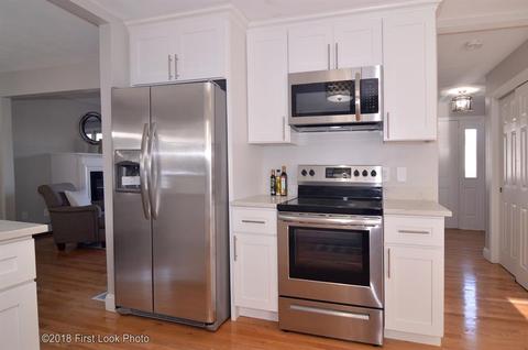 215 Wellspring Dr, Warwick, RI 02886 photo 5