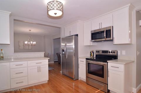 215 Wellspring Dr, Warwick, RI 02886 photo 4