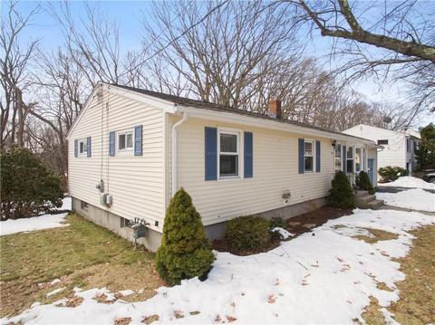 113 Morin St, Woonsocket, RI 02895 photo 6