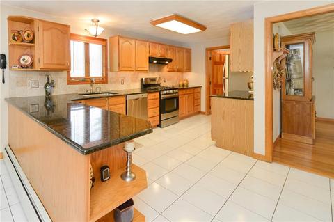 22 Sugar Maple Dr, Coventry, RI 02816 photo 7