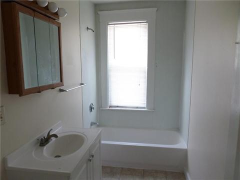 34 Transit St, Woonsocket, RI 02895 photo 8