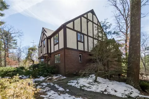 248 Spring Grove Rd, Glocester, RI 02814 photo 1