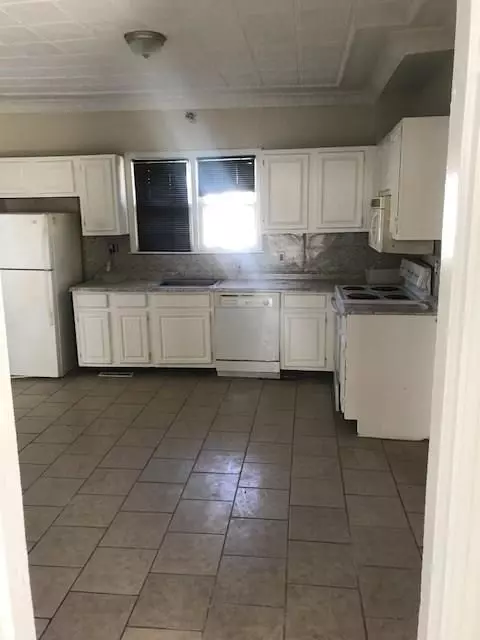 110 Transit St, Woonsocket, RI 02895 photo 5