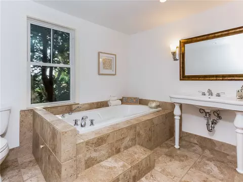 10 Sunset Rd, Bristol, RI 02809 photo 19