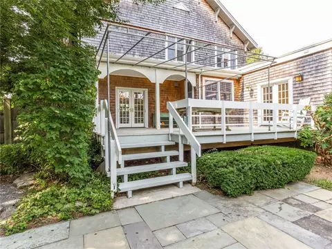 10 Sunset Rd, Bristol, RI 02809 photo 1