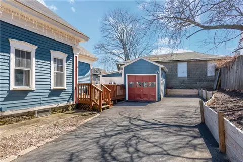 12 Lewis St, Woonsocket, RI 02895 photo 3