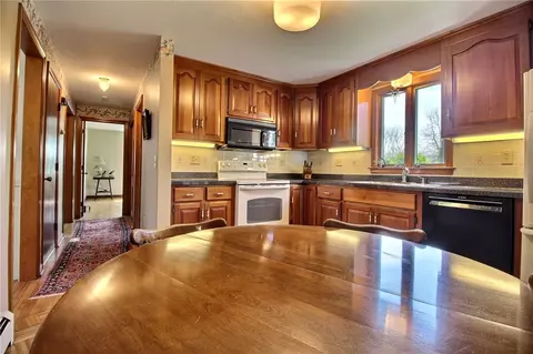 12 Memory Ln, Westerly, RI 02891 photo 5