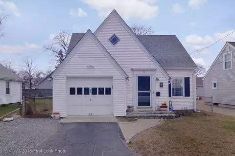 2 Palm Blvd, Warwick, RI 02888 photo 32