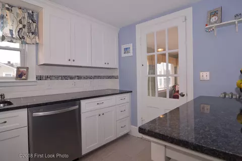 2 Palm Blvd, Warwick, RI 02888 photo 10