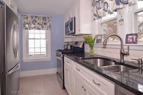 2 Palm Blvd, Warwick, RI 02888 photo 8