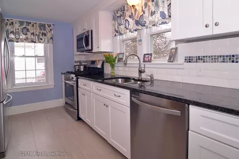2 Palm Blvd, Warwick, RI 02888 photo 7