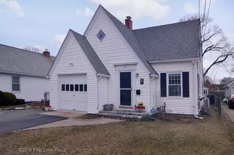 2 Palm Blvd, Warwick, RI 02888 photo 1